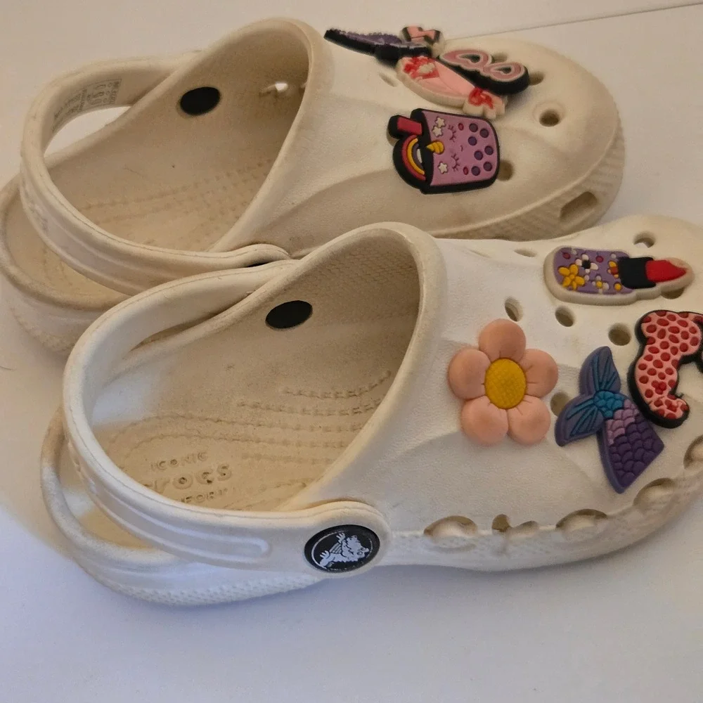 Crocs Kids Classic Clogs White Jibbitz Charms Size C9 Slip On Shoes